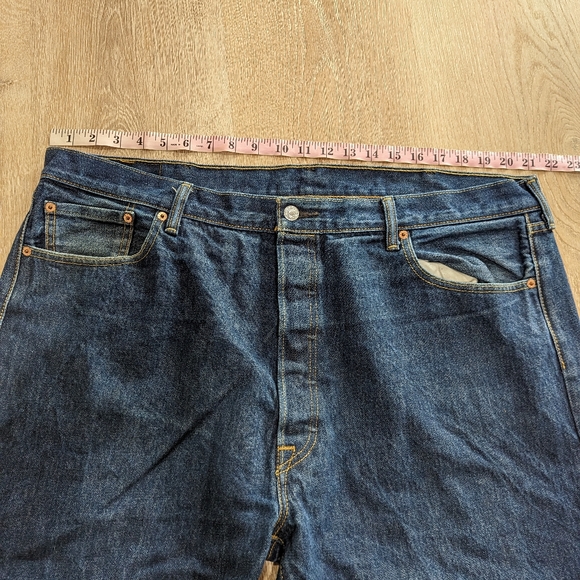 Levi's 501 Straight Button Fly Jeans Medium Wash - Picture 9 of 11